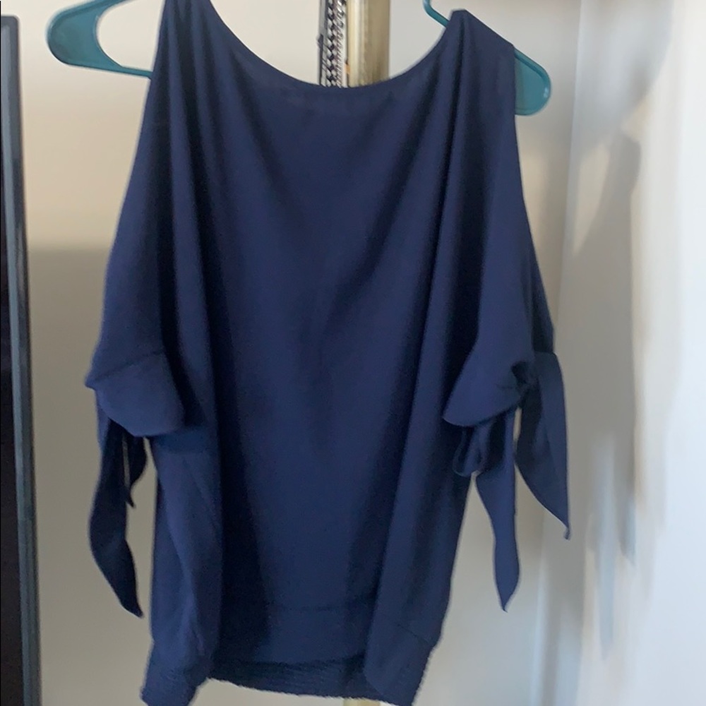 Navy blue short sleeve flirty tie sleeves top❤️